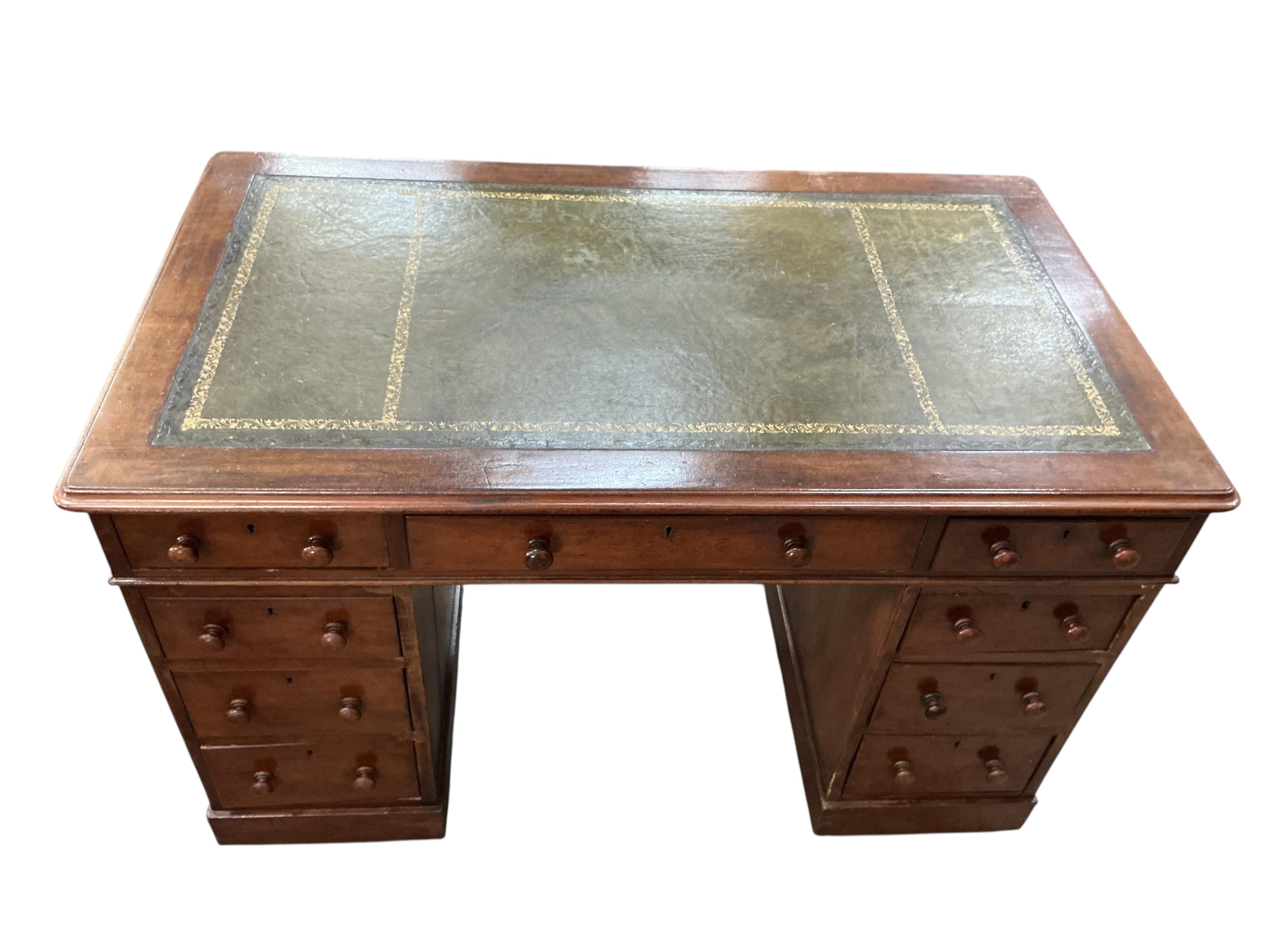 A Victorian mahogany pedestal desk, width 120cm, depth 69cm, height 75cm